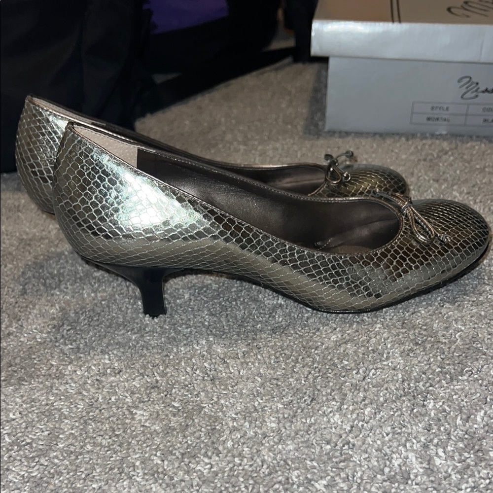Franco Sarto Metallic Silver Snakeskin Kitten Heels with Bow